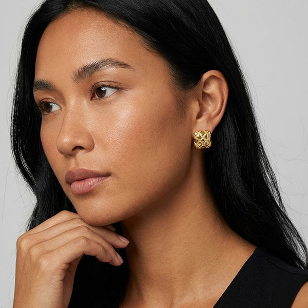 MUCHV quilted stud earrings 18k gold 1.1cm, imported from the UK