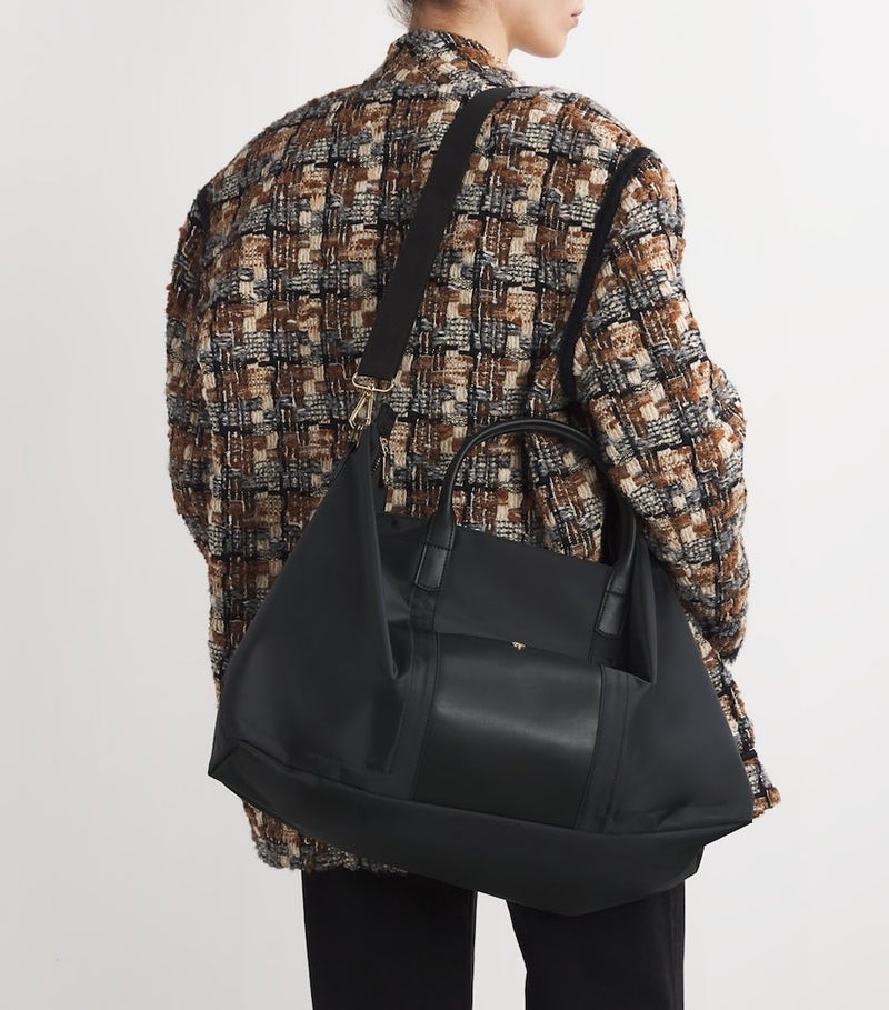 Harrods Nylon-Reisetasche mit Lederbesatz und goldfarbenen Beschlägen, britische Version
