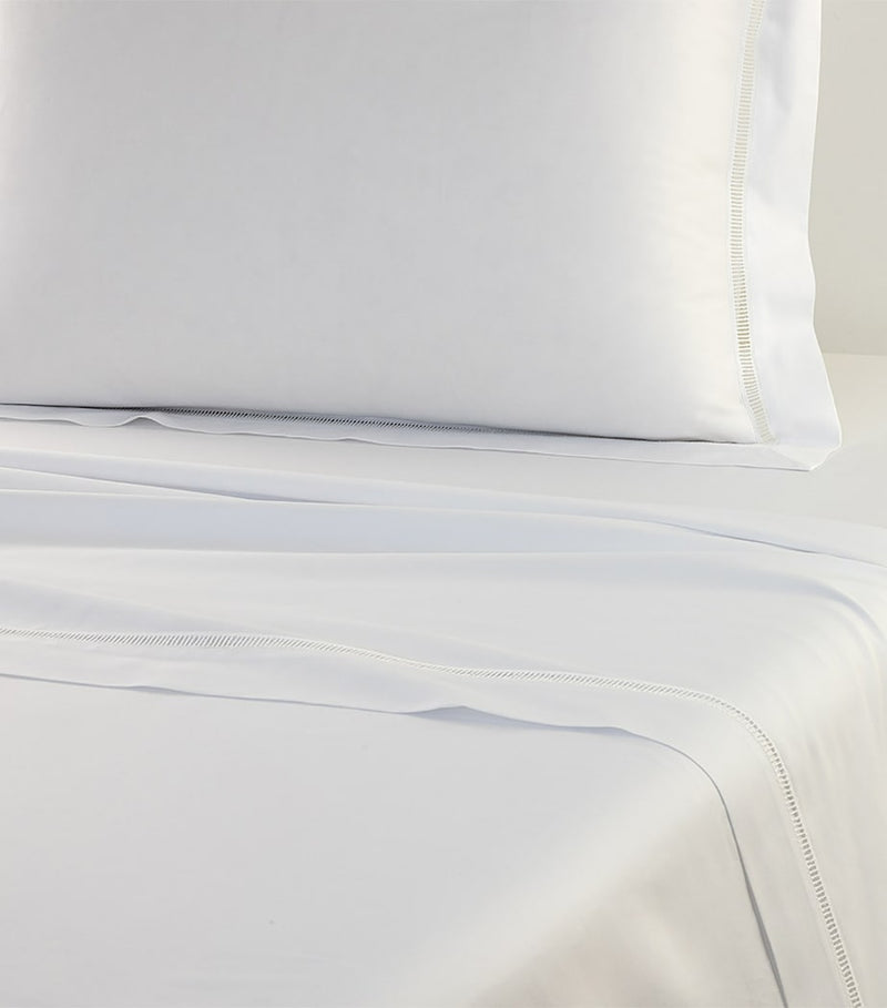 Yves Delorme Colisée Blanc double flat sheet 240cm x 295cm (British brand)