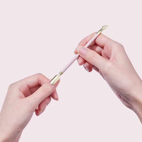 Studio London Cuticle Pusher Cleaner cosmetic tool (British brand)
