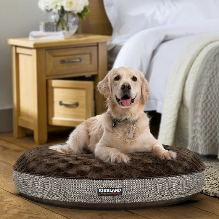 Kirkland Signature 42 inch round pet bed, imported from the UK