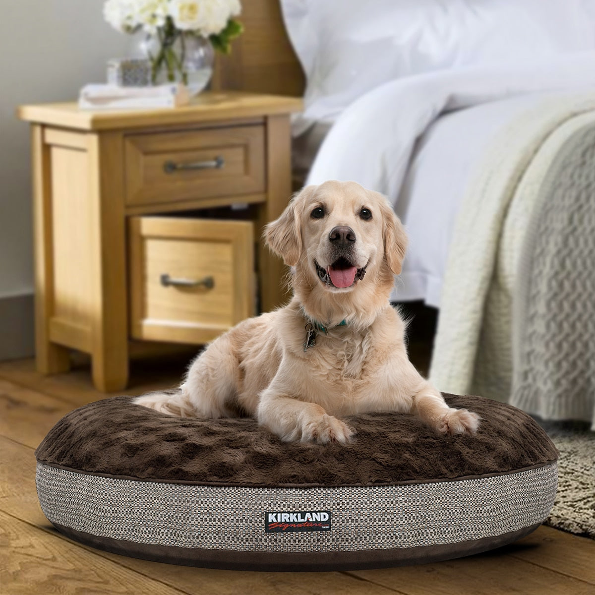 Kirkland Signature 42 inch round pet bed, imported from the UK