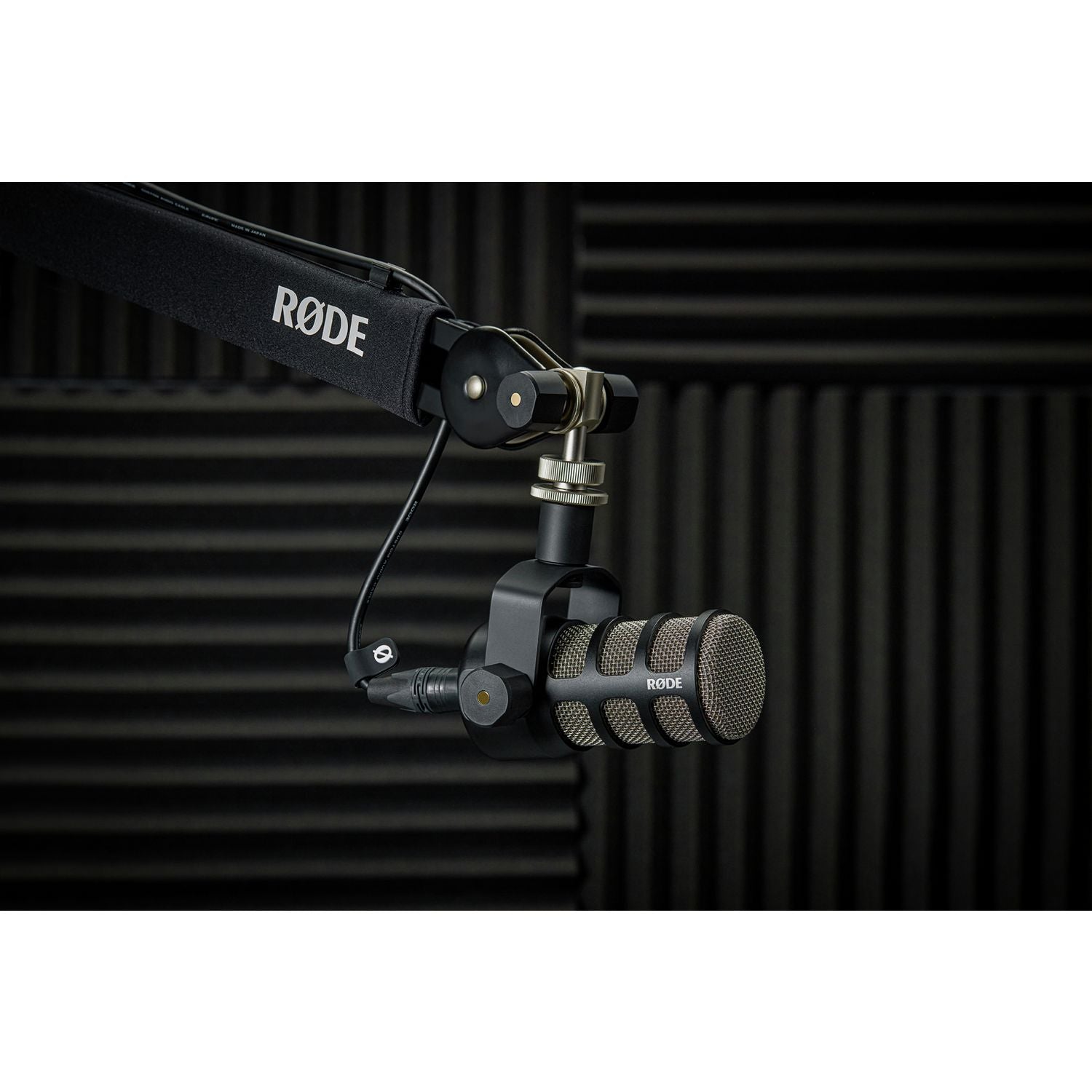 Rode PodMic dynamic broadcast microphone black - British product