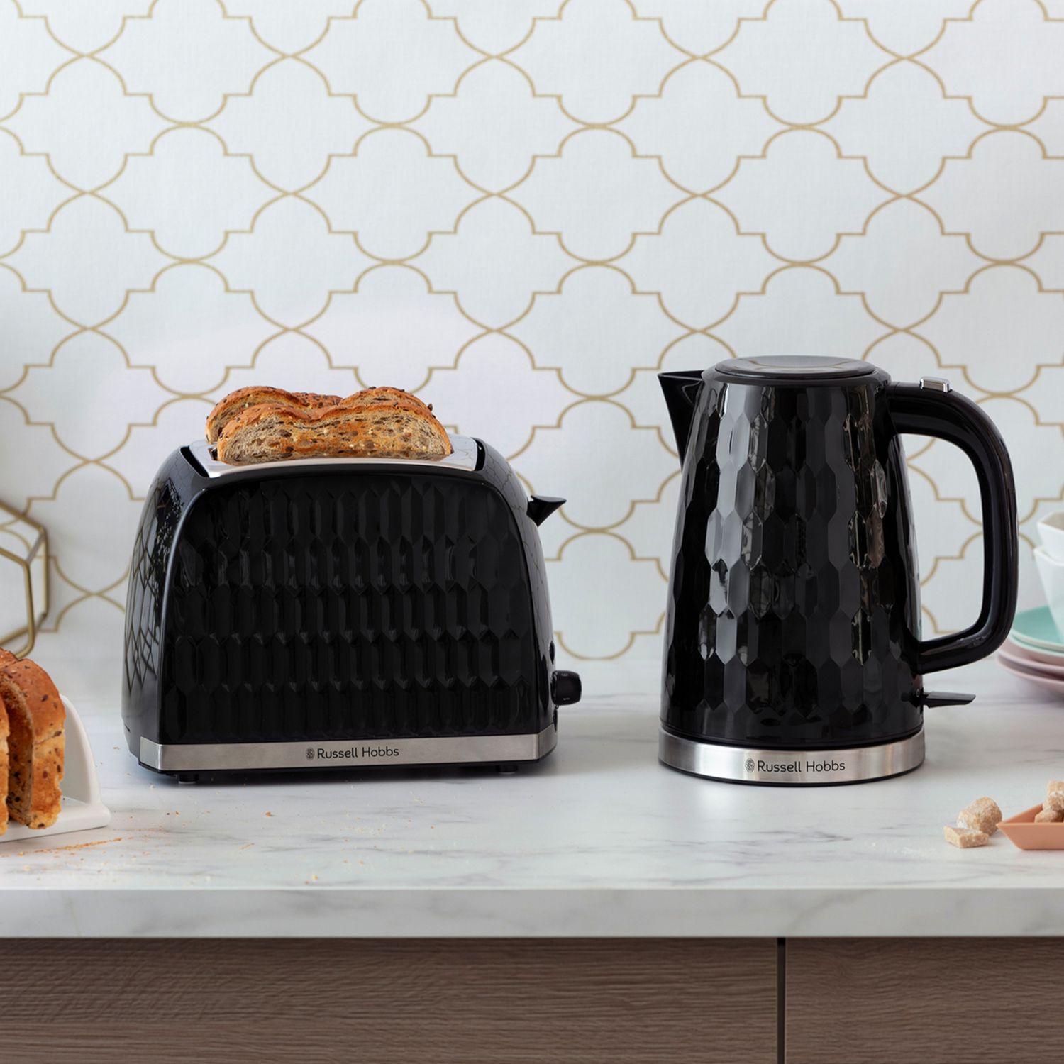 Russell Hobbs honeycomb black plastic kettle 1.7L - British product