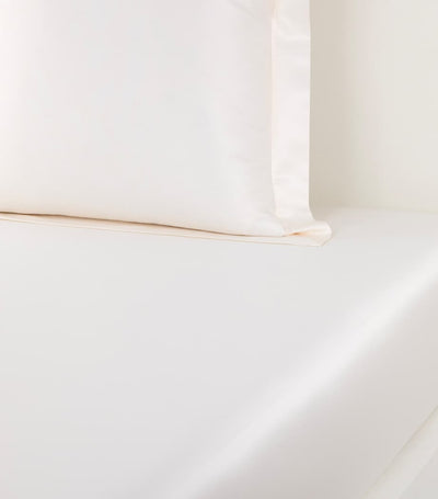 Harrods Yves Delorme Couture Ägyptisches Baumwoll-Spannbetttuch Prodige King Size (160cm x 205cm) - Online bei McGrocer kaufen
