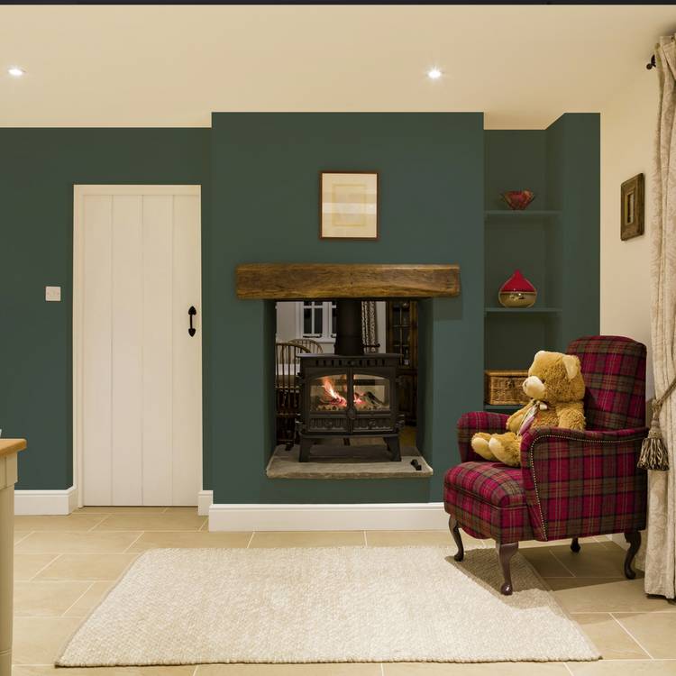 Johnstone's wall matt paint 2.5L Ivy Sky, imported from the UK