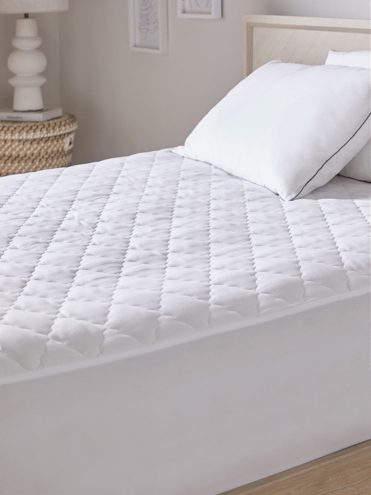 Sleep In Silk deep mattress protector (British brand)