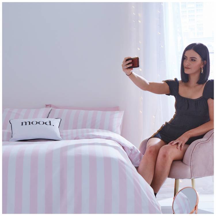 Sassy B reversible pink stripe bedding set single, imported from the UK