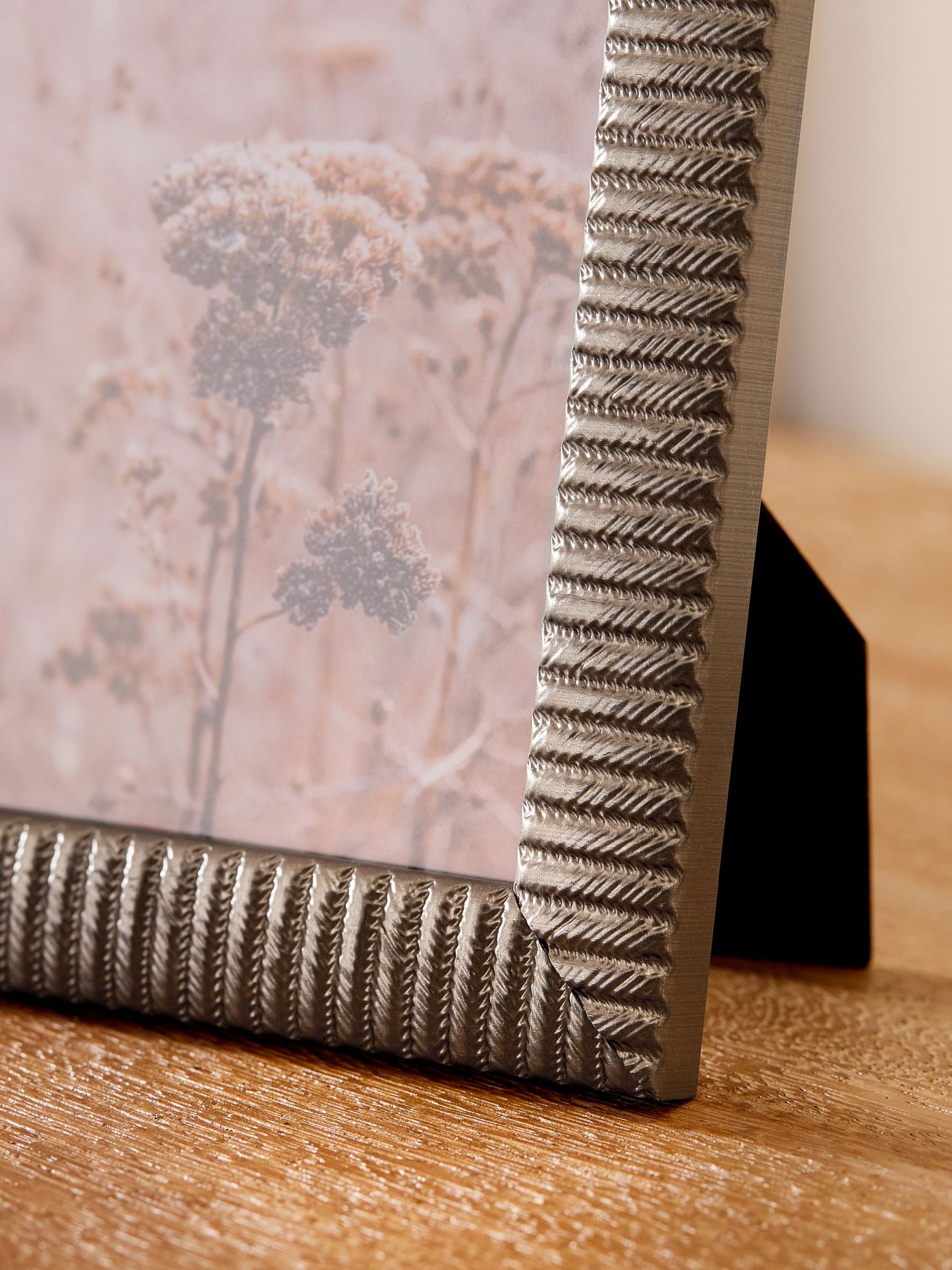 Set of 2 brass textured photo frames (British brand)