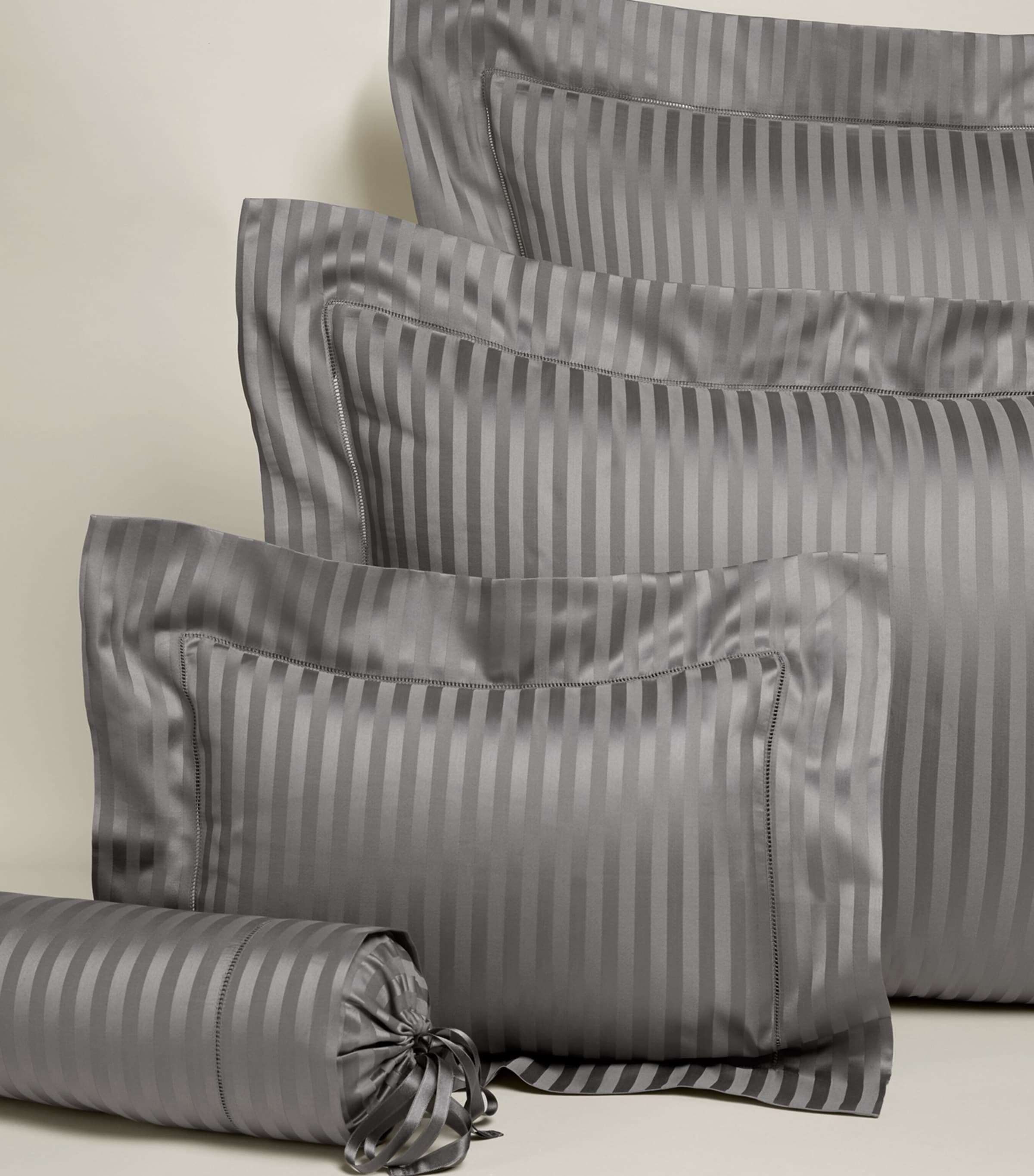 Pratesi striped sateen jacquard king pillowcase 50x90cm, imported from the UK