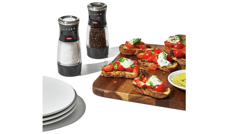 OXO Softworks acrylic salt grinder black, UK version