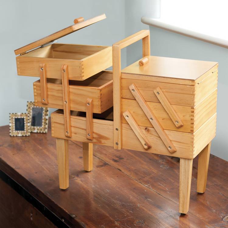 Hobby Gift cantilever sewing box beech wood, imported from the UK