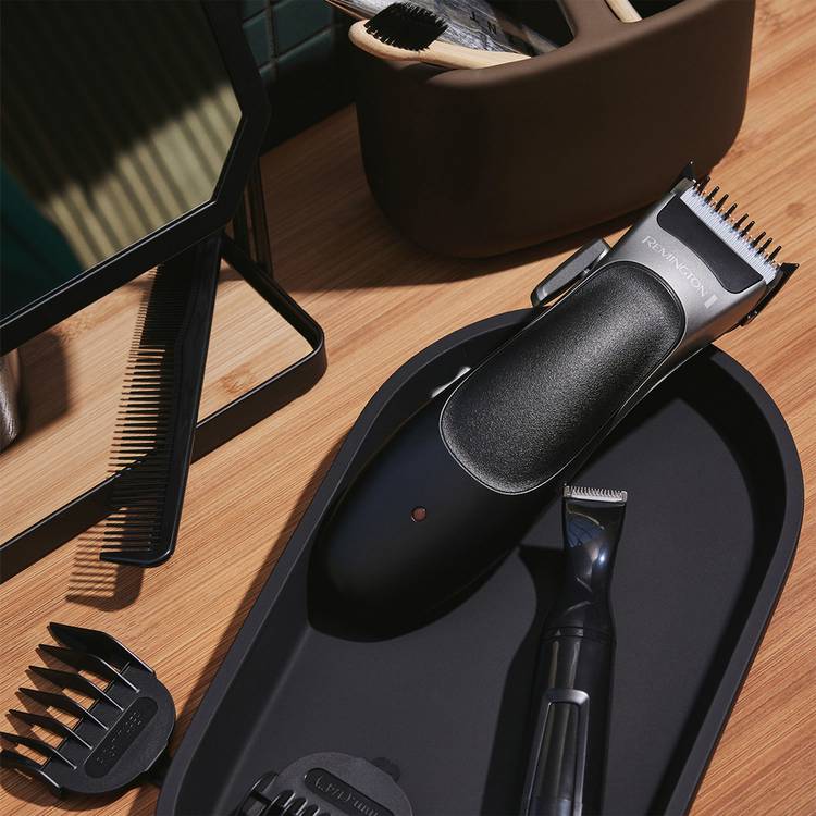 Remington Stylist hair clipper HC367, 8 combs (British brand)
