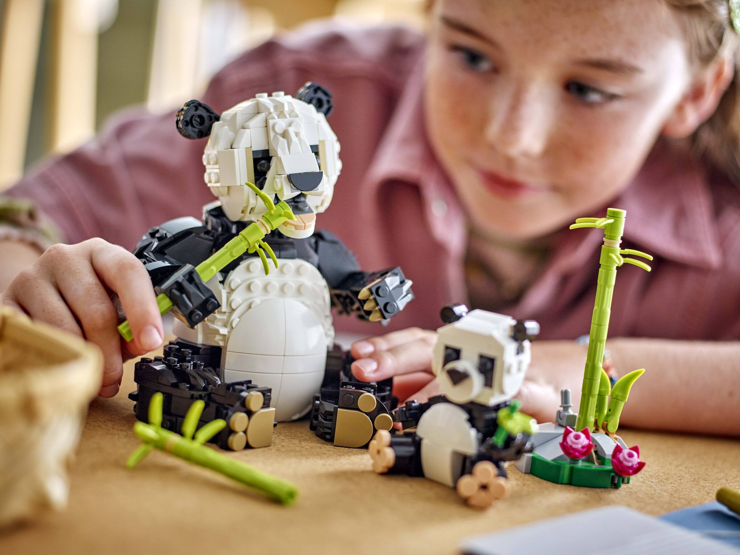Lego Creator Wild Animals Panda Family 626 pieces (British brand)