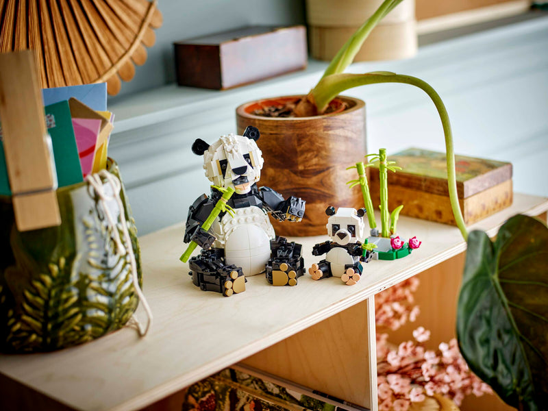 Lego Creator Wild Animals Panda Family 626 pieces (British brand)