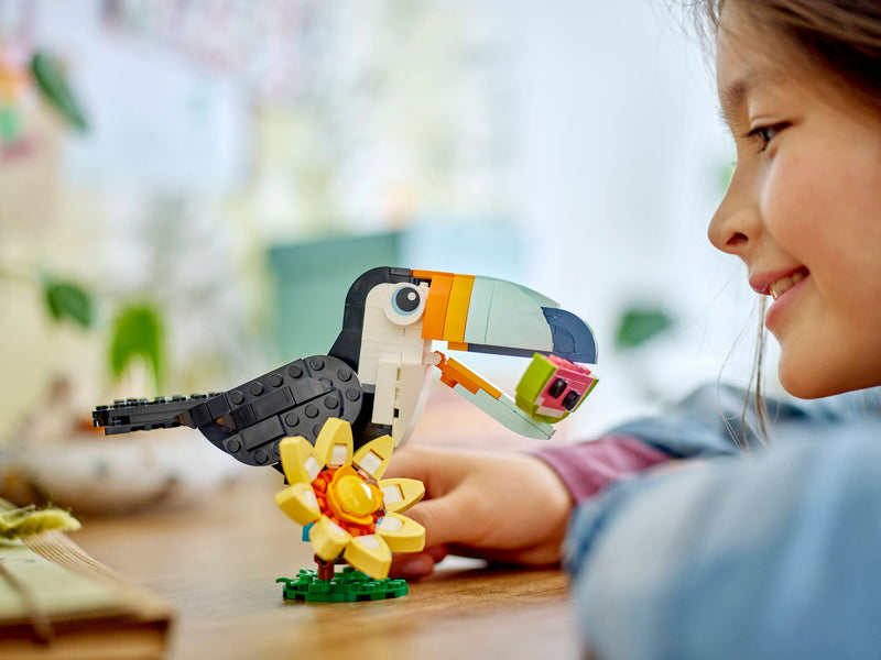 LEGO Creator 3-in-1 Wild Animals Tropical Toucan 225 Pieces (British brand)