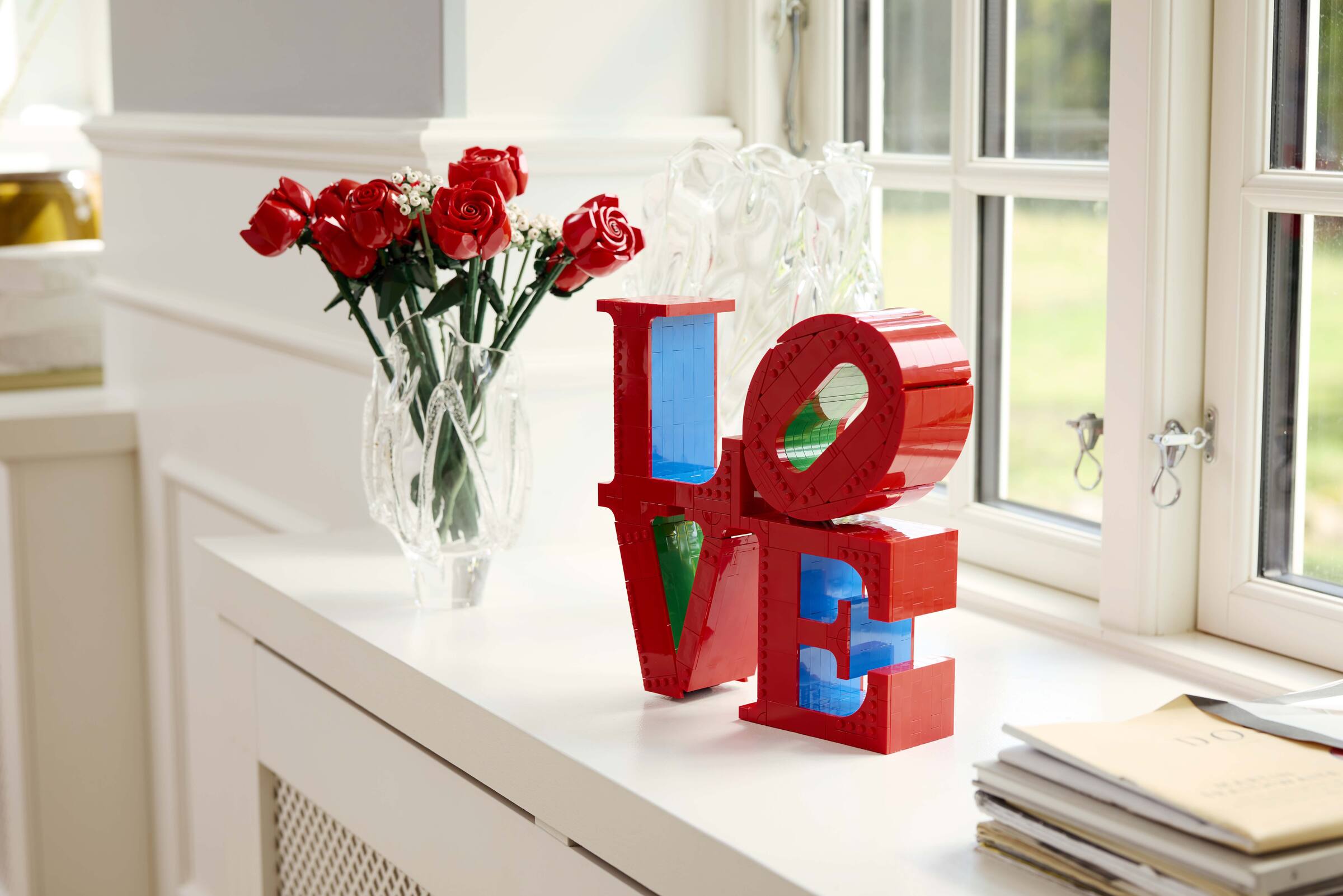 LEGO Art LOVE sculpture (British brand)