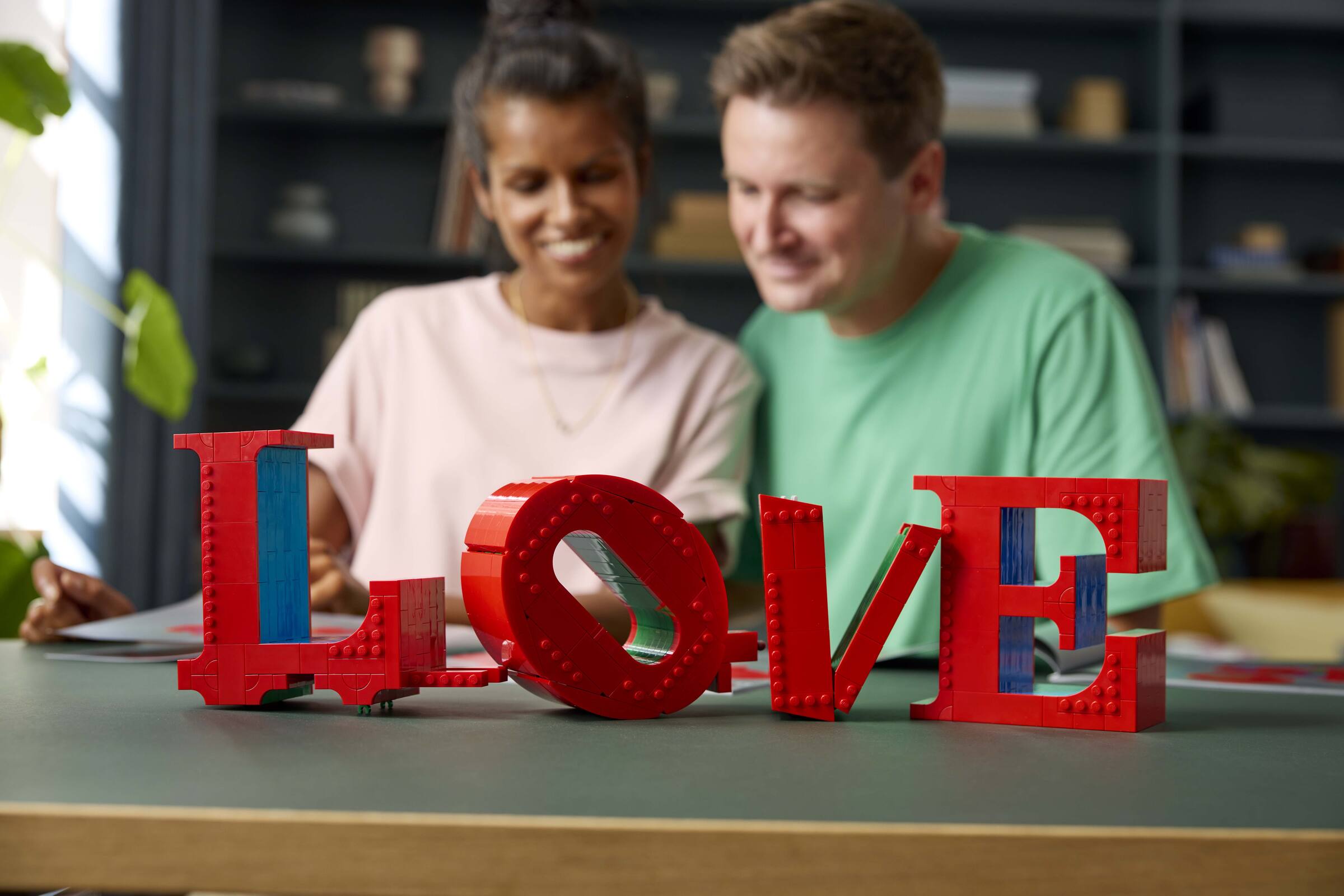 LEGO Art LOVE sculpture (British brand)