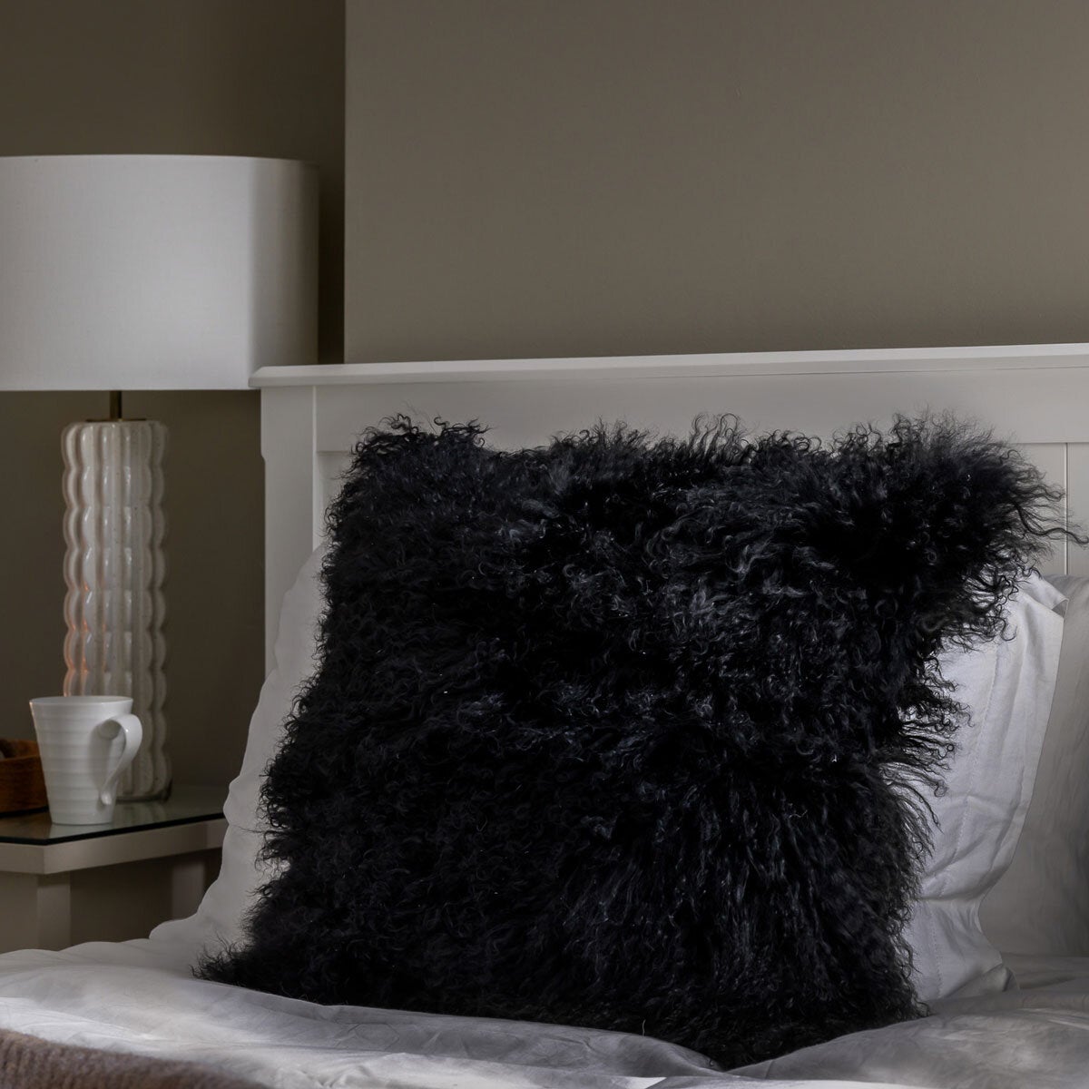 Naturally Sheepskins black cushion 50x50 cm (British brand)