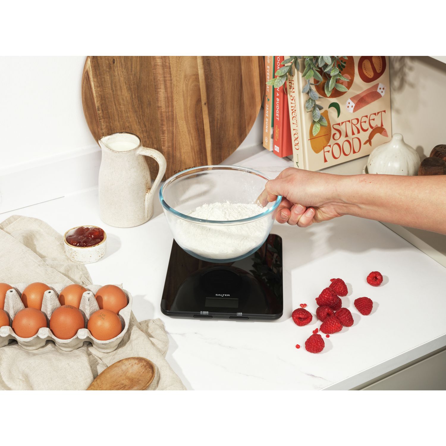 Salter Aquatronic glass digital kitchen scale black - British product