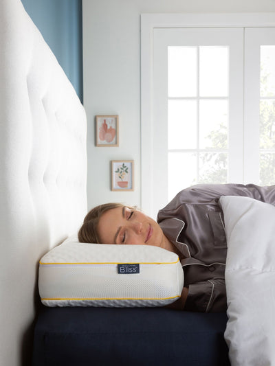 Oreiller Slumberdown à mémoire de forme ferme pour dormeur sur le côté avec housse blanche respirante