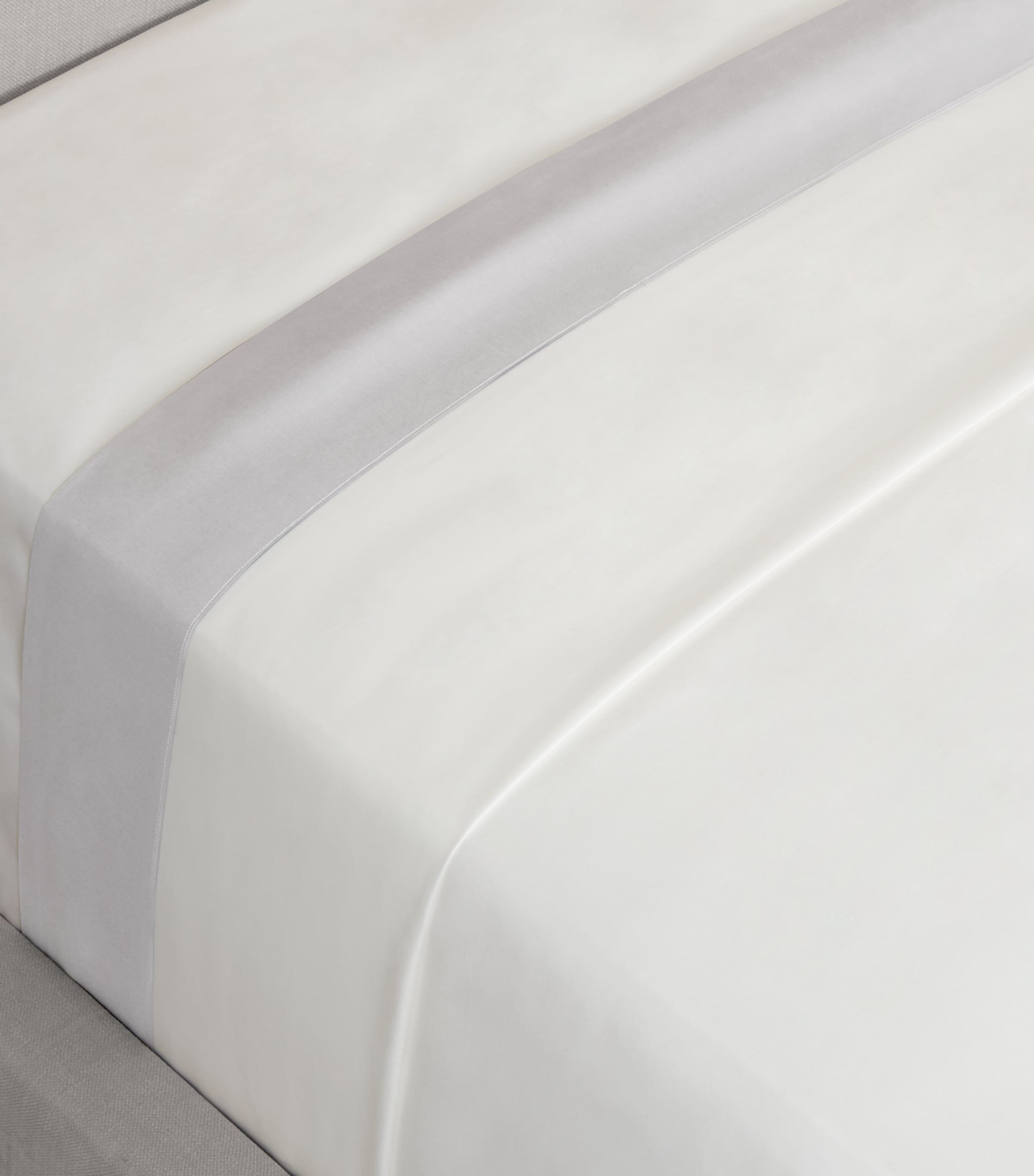 Frette Bold Super King flat sheet set - British product