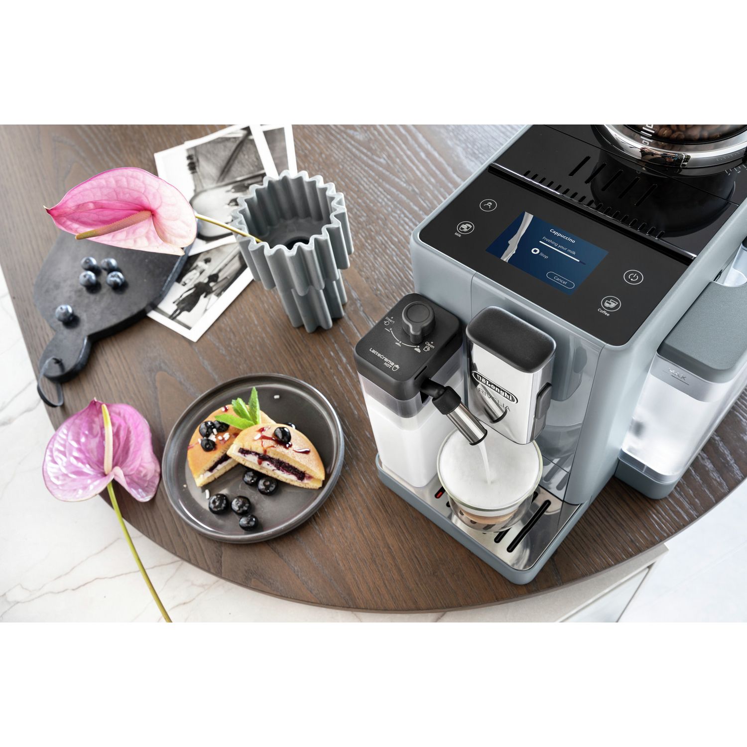 De'Longhi Rivelia bean to cup coffee machine - British product