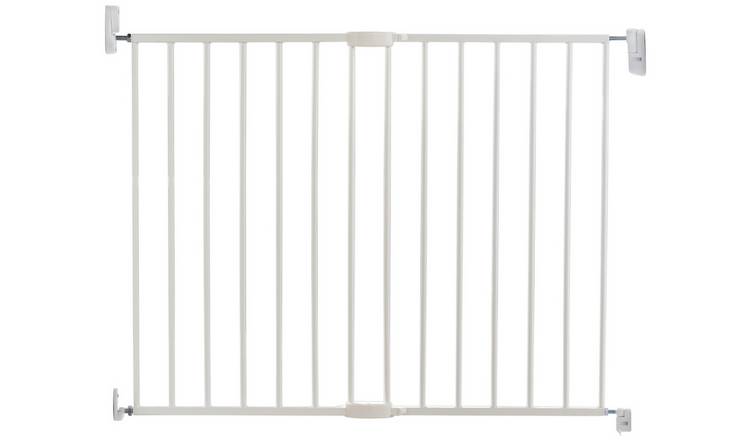 Munchkin extending metal safety gate fits openings 64.5-102cm - British product