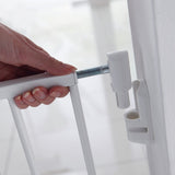 Munchkin extending metal safety gate fits openings 64.5-102cm - British product