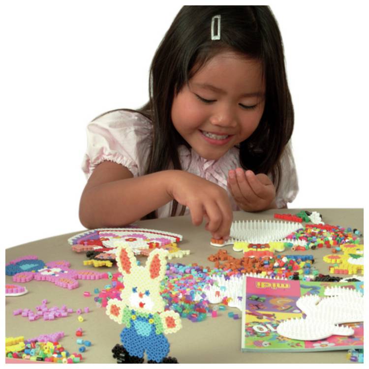 Hama 10K beads and pegboard craft set (British brand)