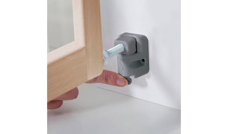 Munchkin wooden safety gate extending 71cm (British brand)
