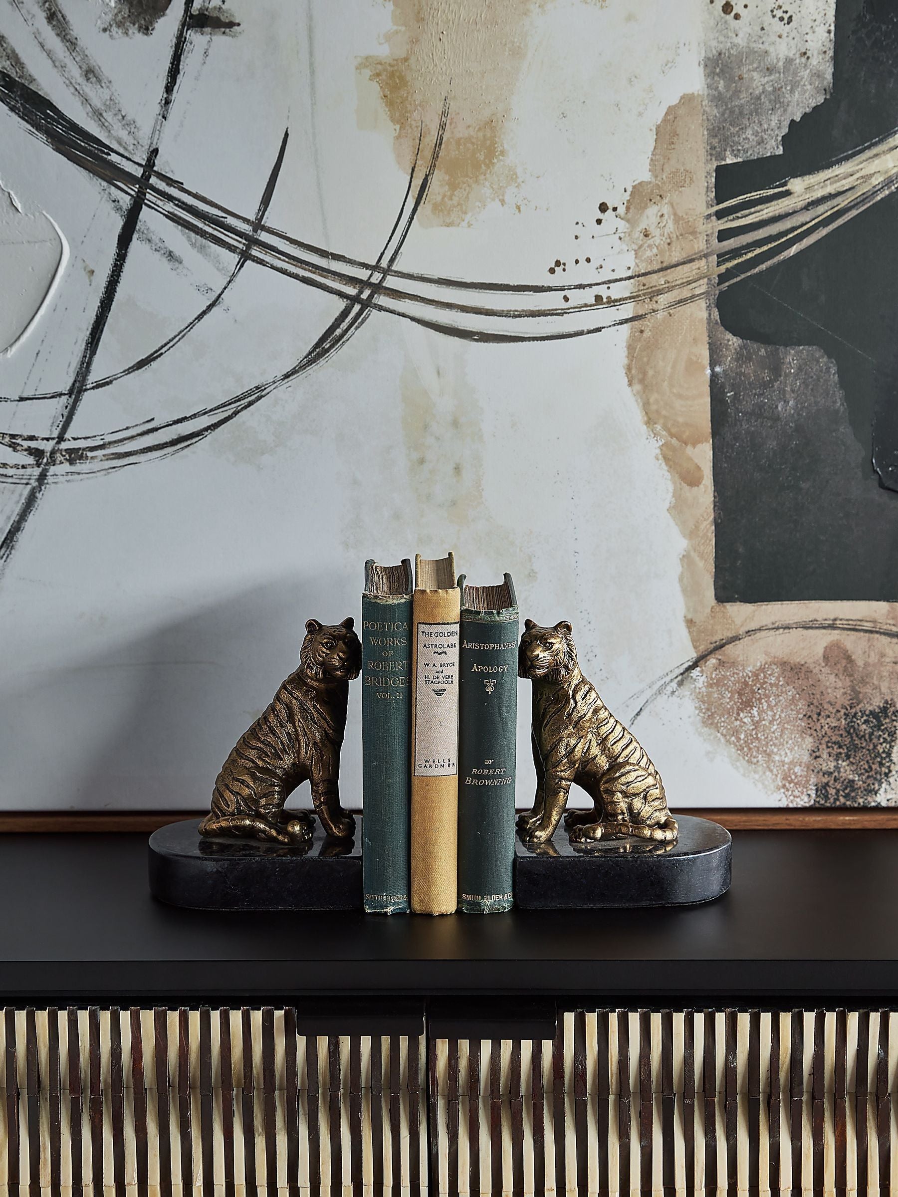 Libra Interiors Kavari tiger bookends set of 2, UK version