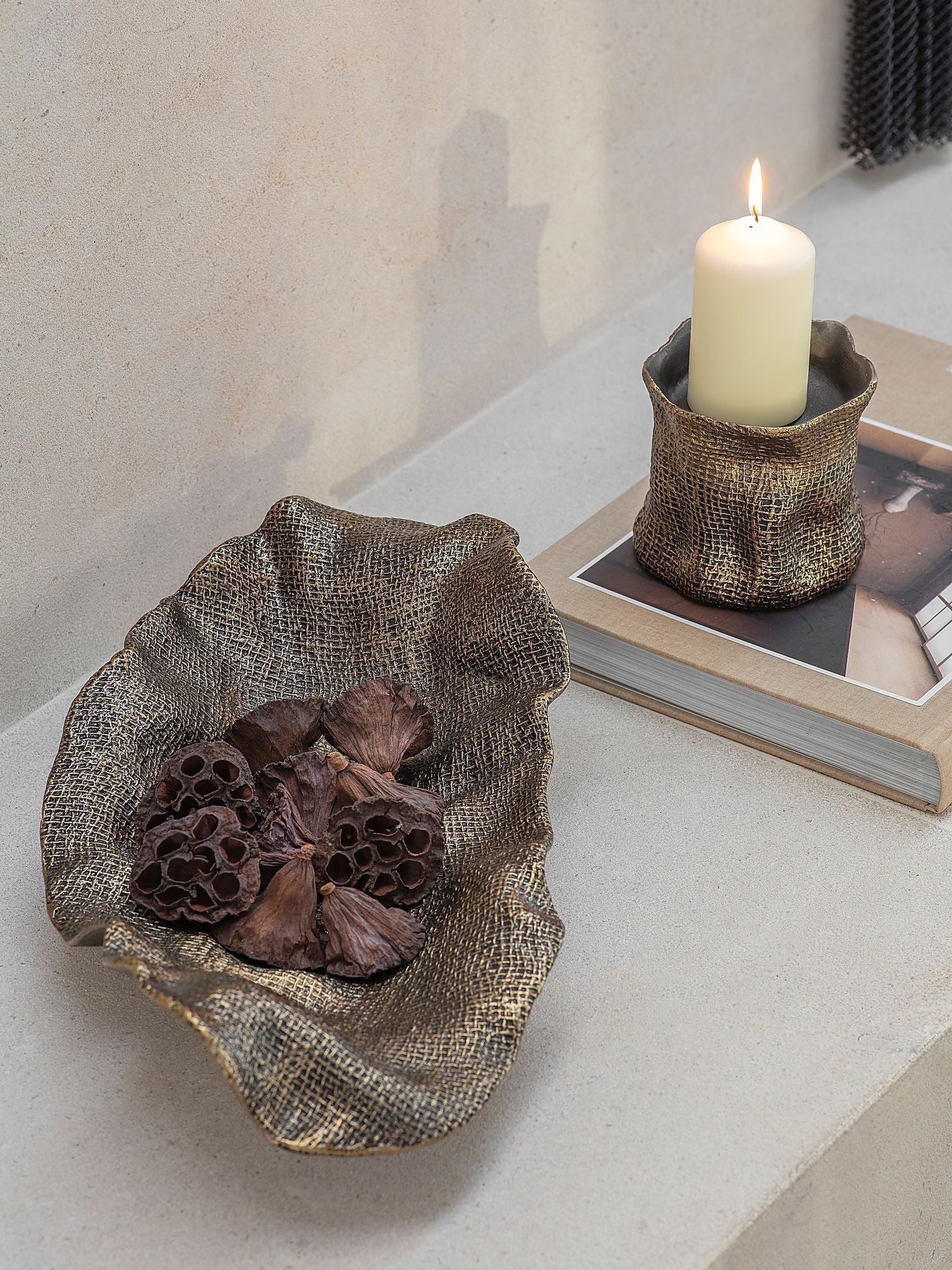 Libra Interiors Molten Weave platter antique brass 37x26cm (British brand)