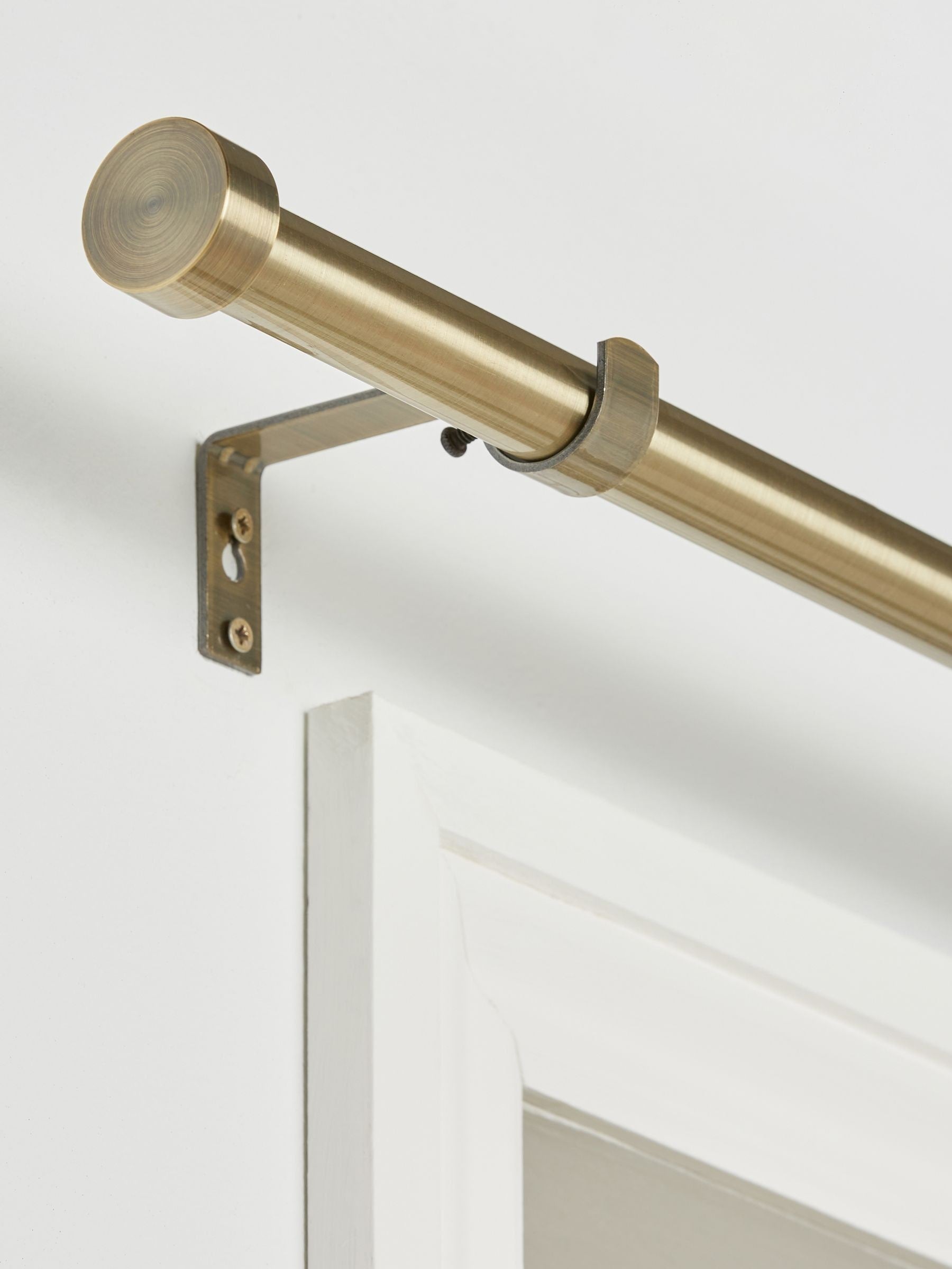 Antique Brass Stud Finial Extendable 28mm Curtain Pole Kit