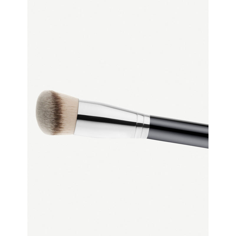 MAC makeup brush 170 rounded slant, UK version