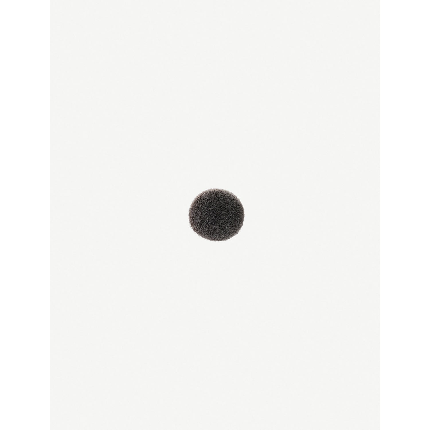 MAC makeup brush 170 rounded slant, UK version