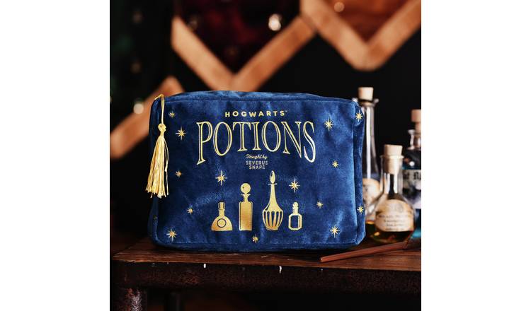 Warner Bros Harry Potter Alumni Wash Bag GOODS Argos