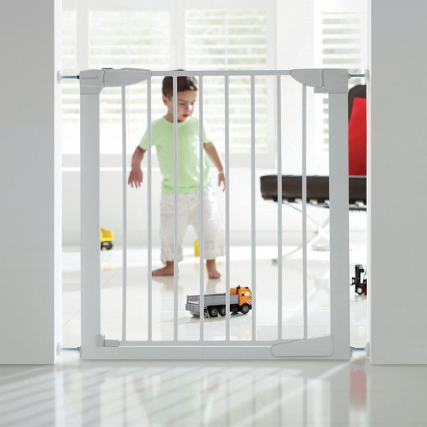 Munchkin auto close safety gate 76cm (British brand)