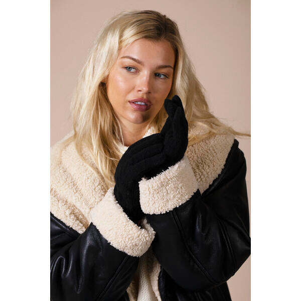 SVNX touch screen knitted gloves in black one size, imported from the UK