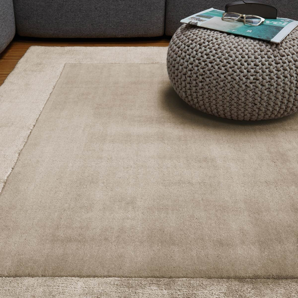 Asiatic sand rug 200x290cm, imported from the UK