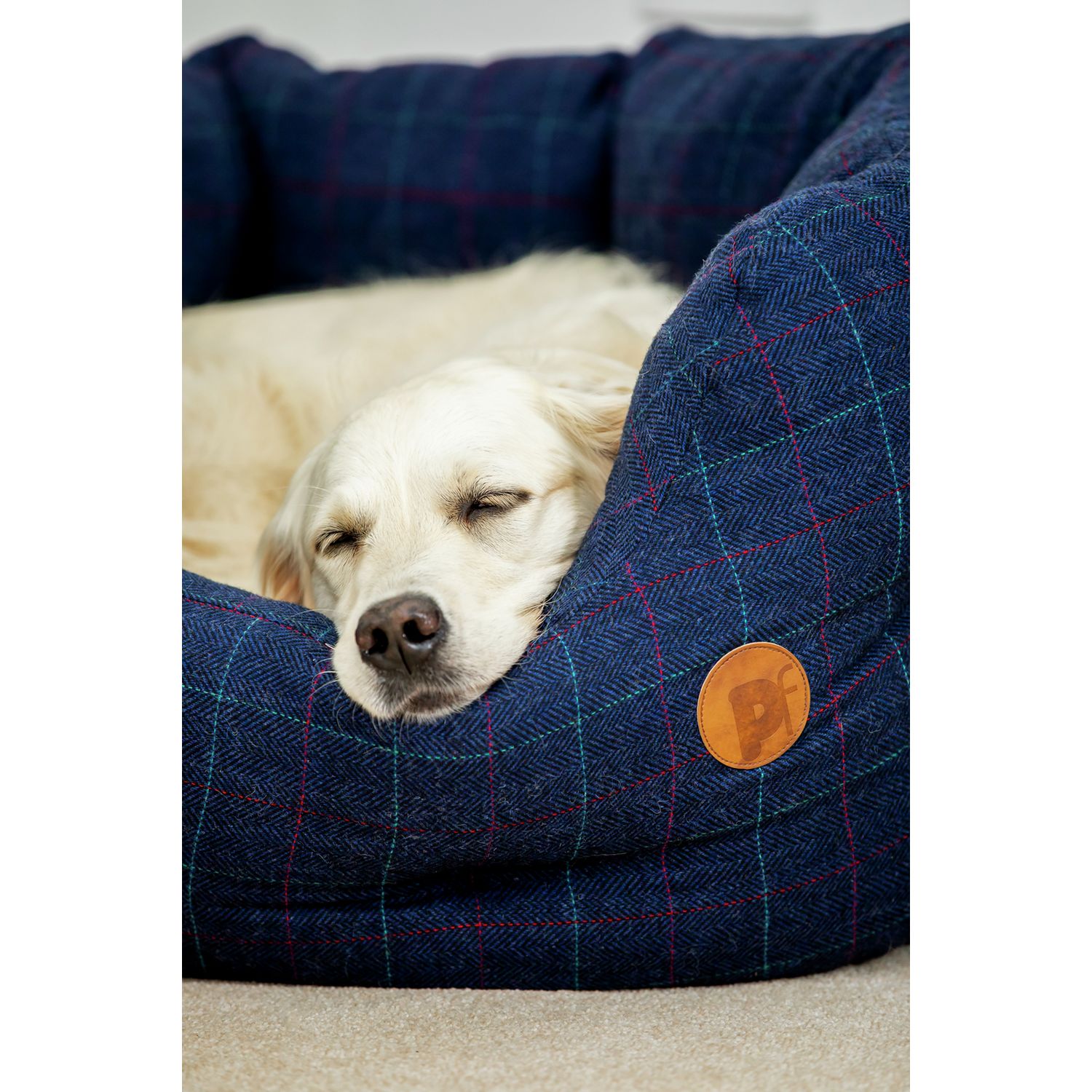 Petface midnight blue tweed oval dog bed medium - British product