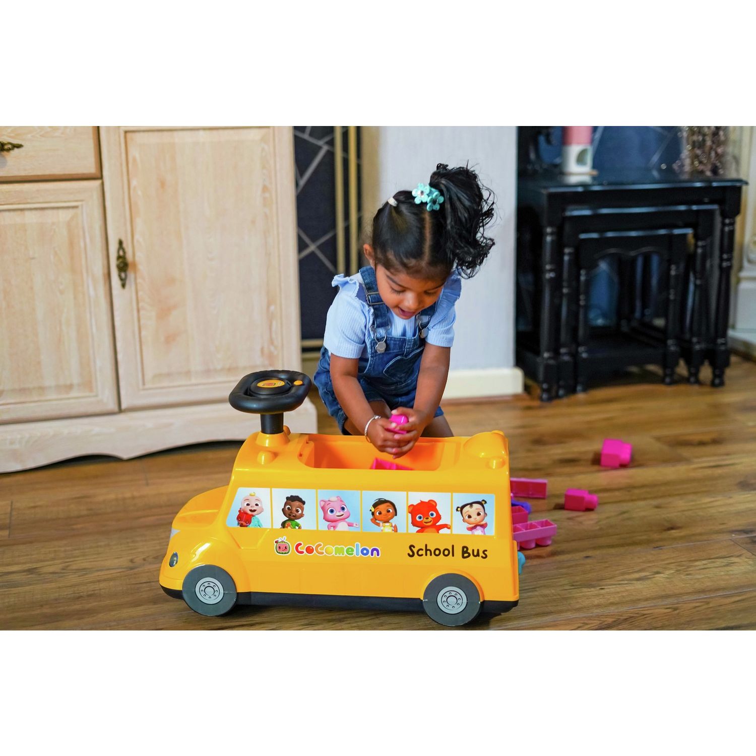 Cocomelon School Bus ride-on toy 35cm high - British product