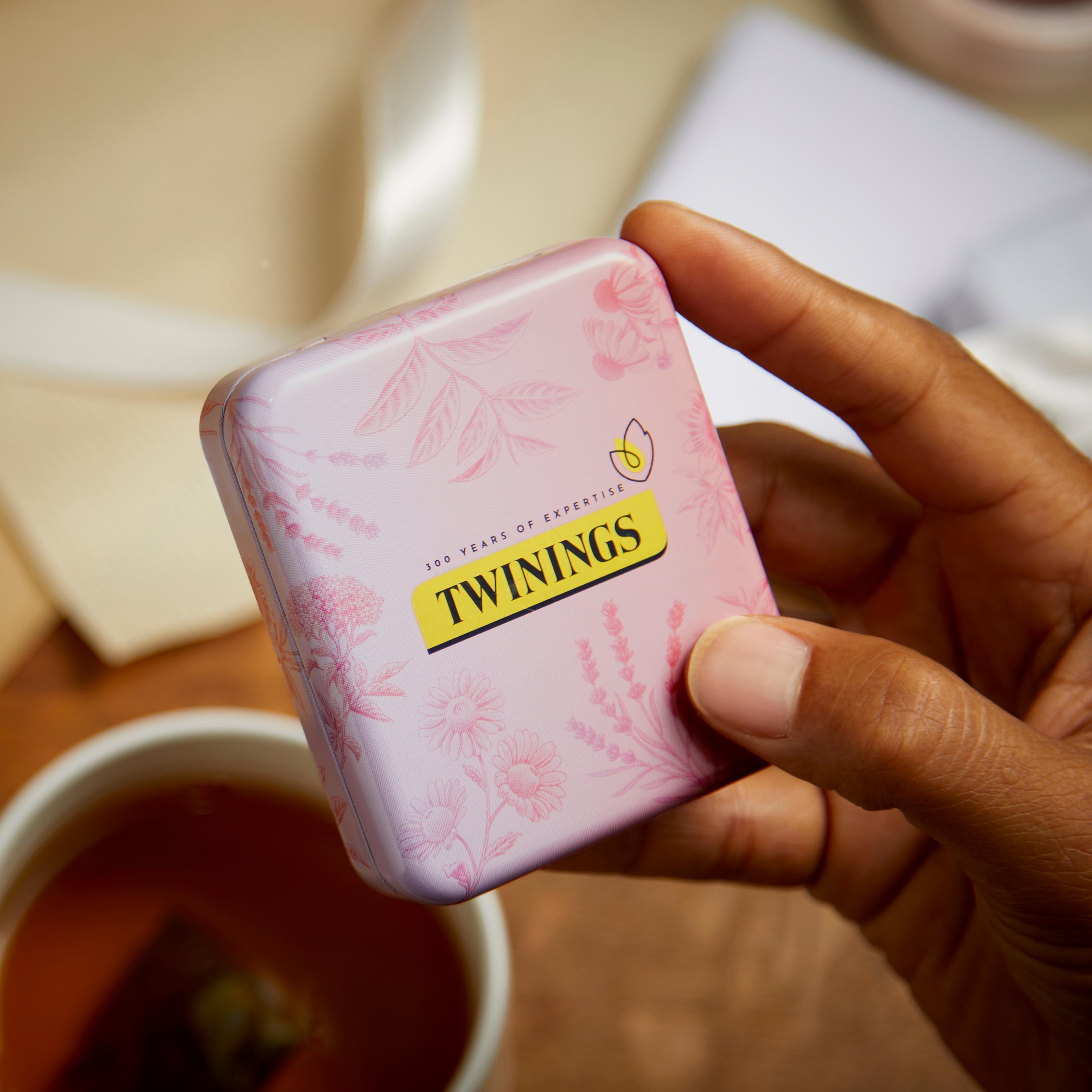 Twinings Pocket Tin Gift with 4 tea bags, UK version