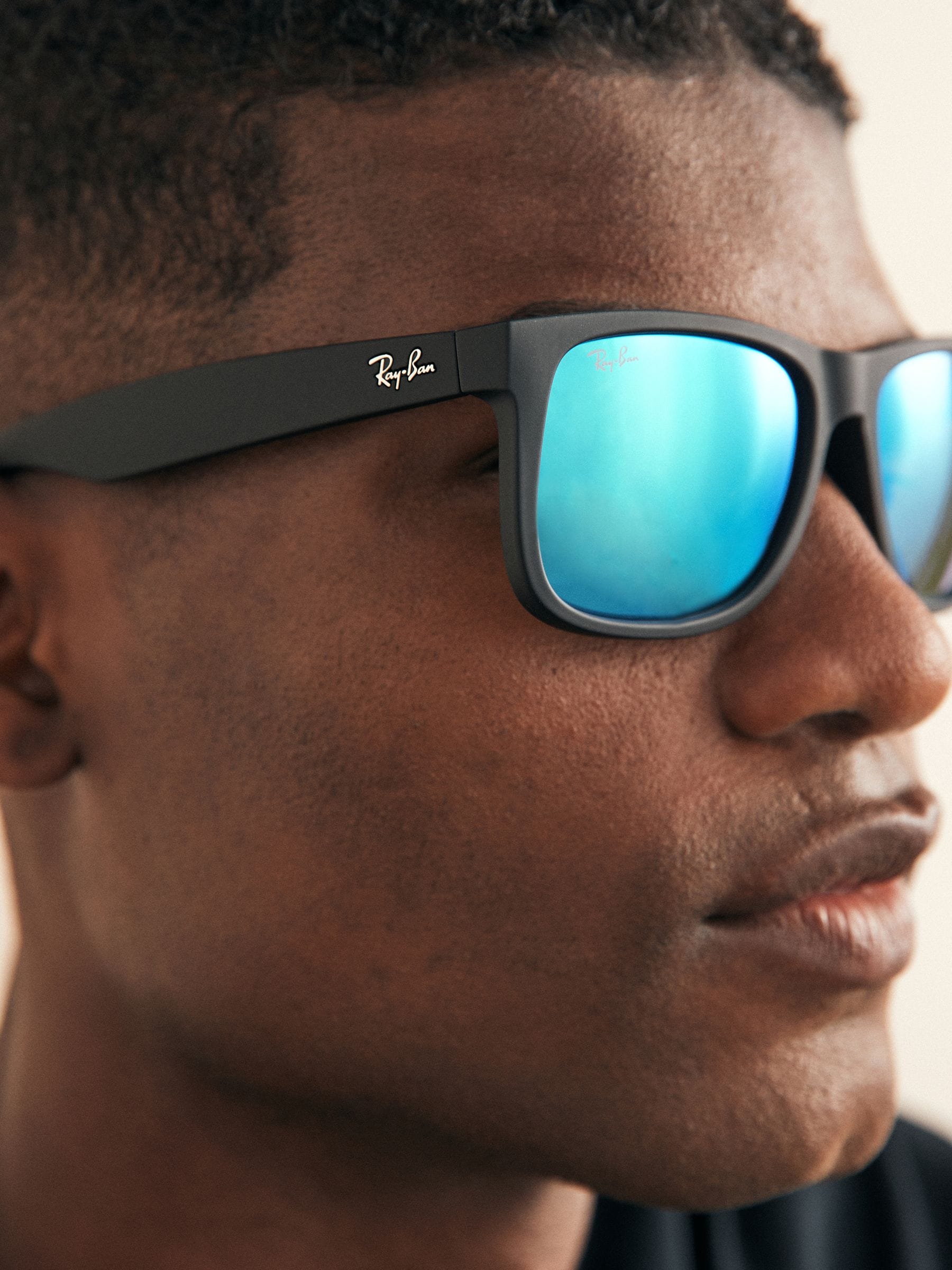 Ray-Ban Justin sunglasses black and blue flash lens, imported from the UK