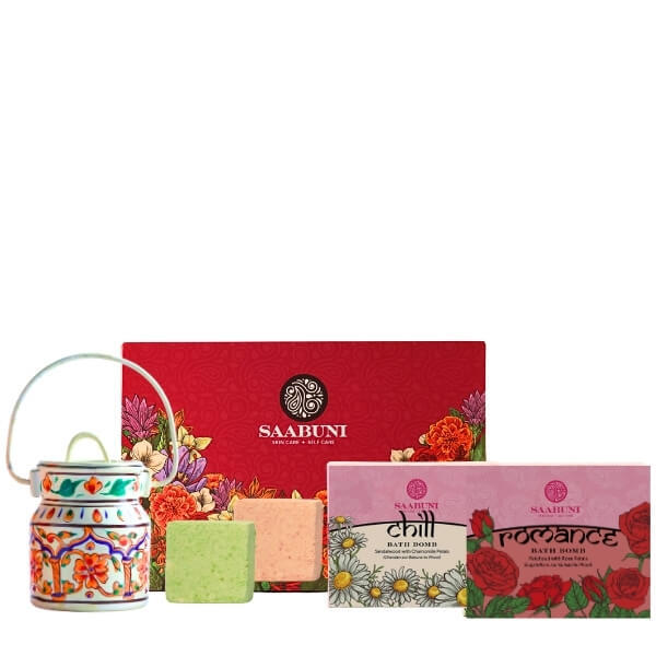 Saabuni aromatherapy gift set with bath bombs and steamers (British brand)