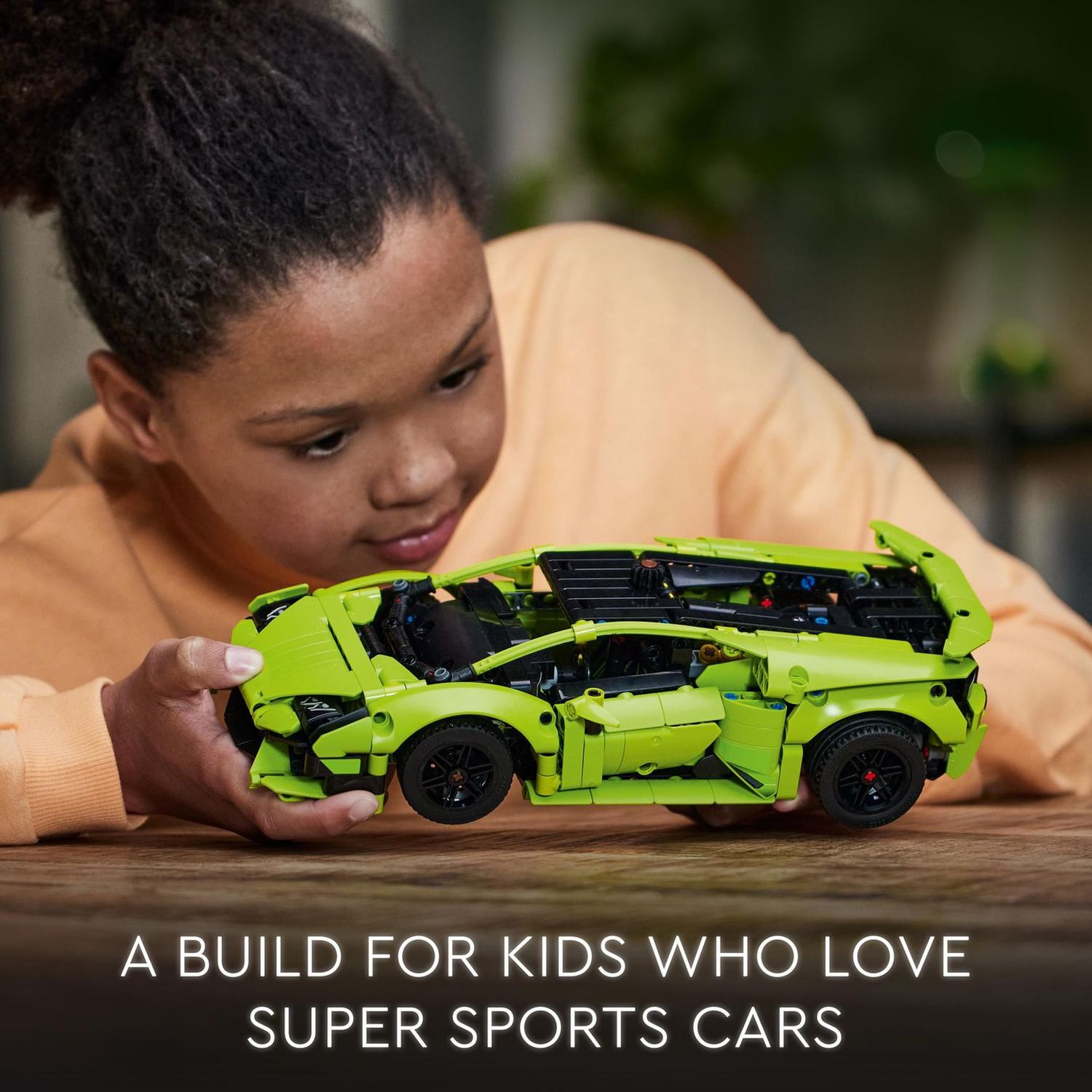 LEGO Technic Lamborghini Huracán Tecnica model car set 806 pieces - British product
