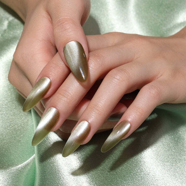 Bluesky cat eye gel polish Matcha Dream 10ml - British product