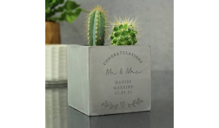 Personalised concrete plant pot 10cm - British product