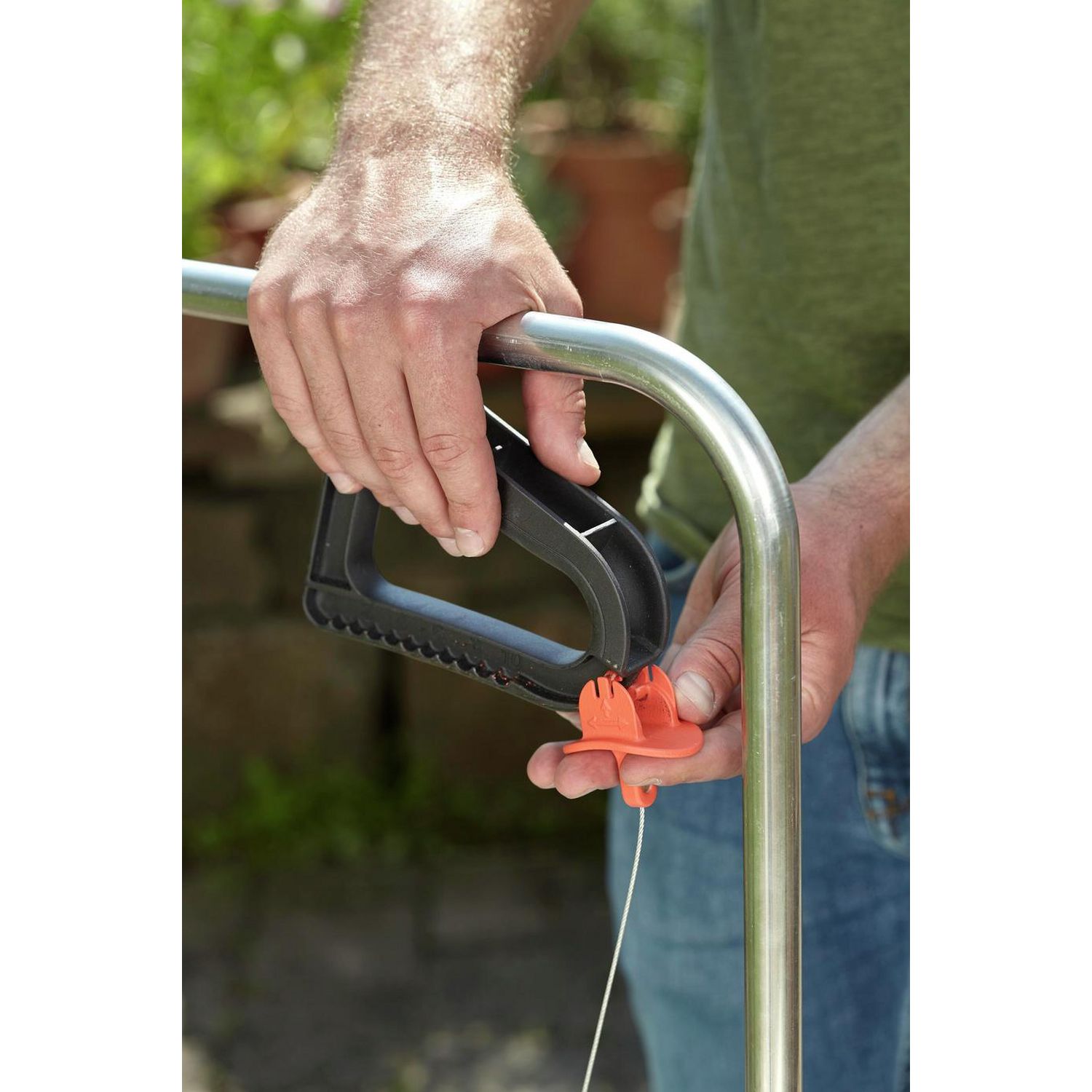 Gardena XL Spreader 18kg, imported from the UK