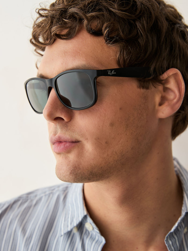 Ray-Ban Andy schwarze Sonnenbrille mit Nylonrahmen, britische Version